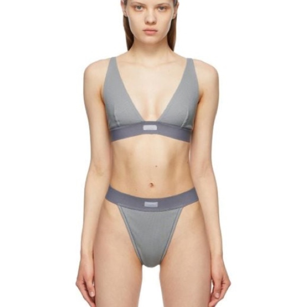 Skims Set - Ribbed Bra + Shorts - Picture 4 of 4